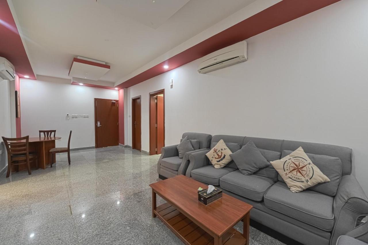 Platinium Hotel Apartments Seeb Exterior foto